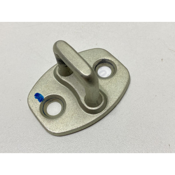  Trinco Batente Porta Dianteira Esquerda Gm Tracker 2021