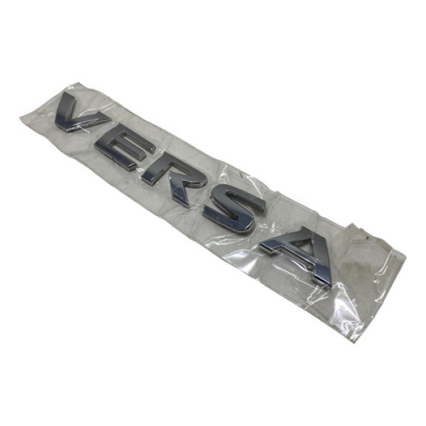 Emblema Tampa Traseira Nissan Versa 2016 2017 2018 2019 2020