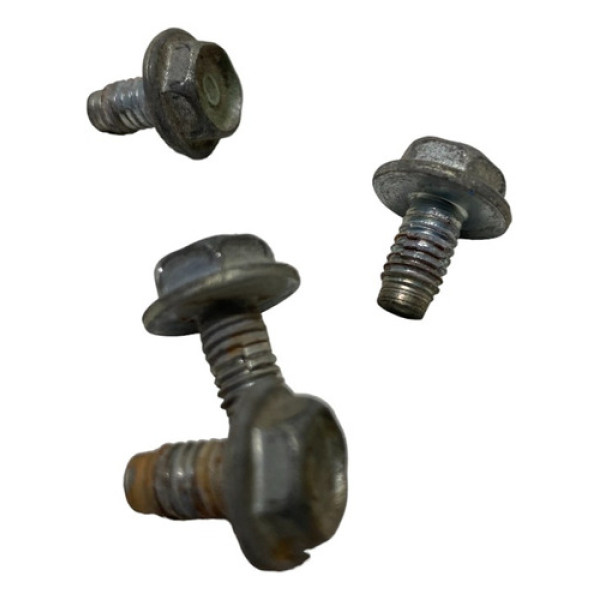 Parafusos Fixação Defletor Nissan Versa 1.6 Aut 2018