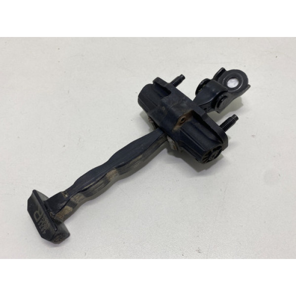 Limitador Porta Traseira Direita Chevrolet Tracker 2021