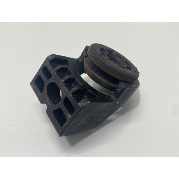 Suporte Borracha Radiador Chevrolet Tracker 2021