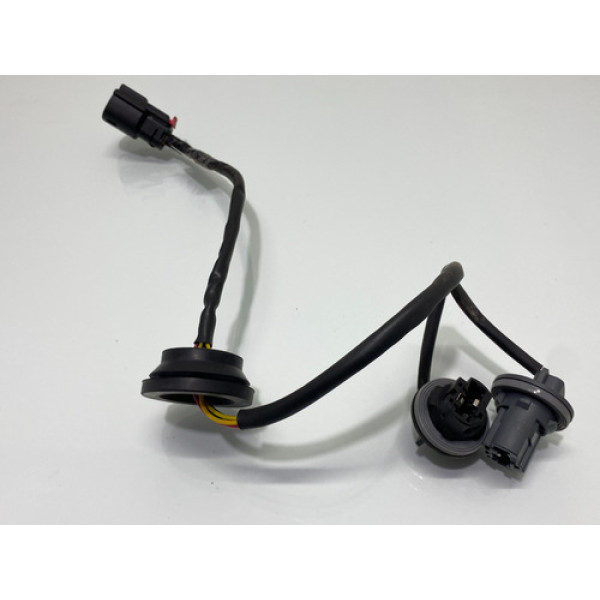 Chicote Lanterna Traseira Tampa Chevrolet Tracker Ltz 2021