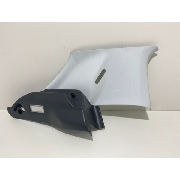 Moldura Porta Malas Esquerdo Peugeot 208 2017 