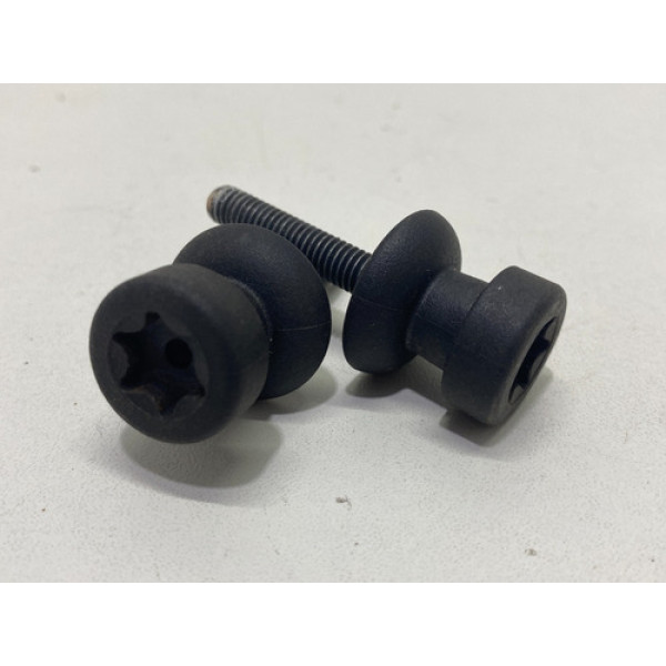 Suporte Bagagito Parafuso Chevrolet Tracker 2021