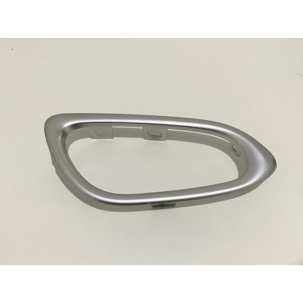 Moldura Maçaneta Interna Traseira Dir Nissan Sentra 2014