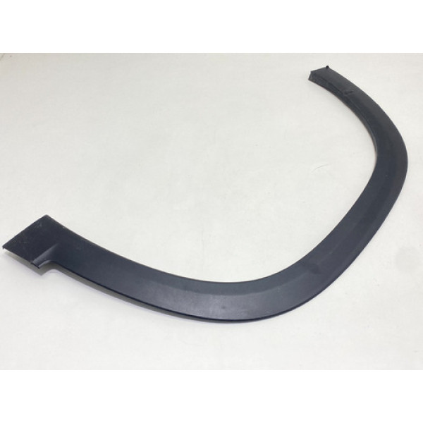 Moldura Paralama Esquerdo Gm Tracker 2021 