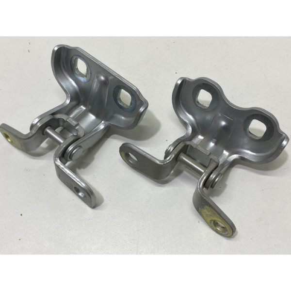 Dobradiça Porta Traseira Direita Chevrolet Tracker 2021