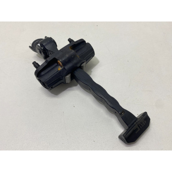 Limitador Porta Traseira Esquerda Chevrolet Tracker 2021