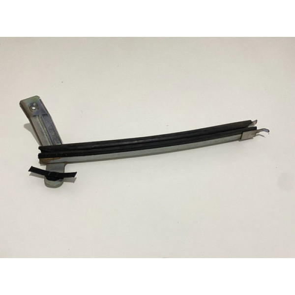 Guia Canaleta Vidro Porta Dianteira Esq Nissan Sentra 2014