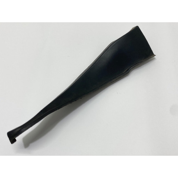 Moldura Parabrisa Churrasqueira Esq Chevrolet Tracker 2021